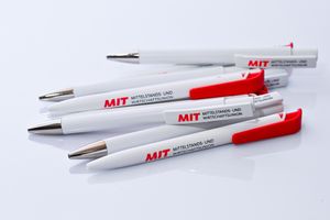 MIT-Kugelschreiber mit Logo auf dem Schaft